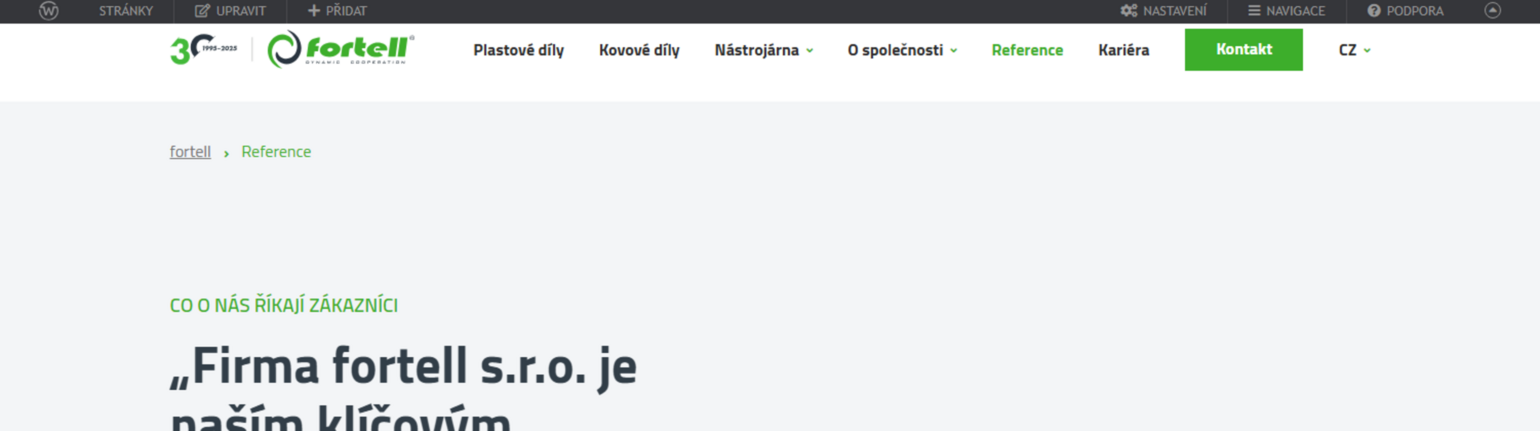 Editační lišta je připevněna k hornímu okraji webu. Roluje se společně s obsahem webu. Editační lištu lze minifikovat (skrýt) pomocí šipky v pravém horním rohu.